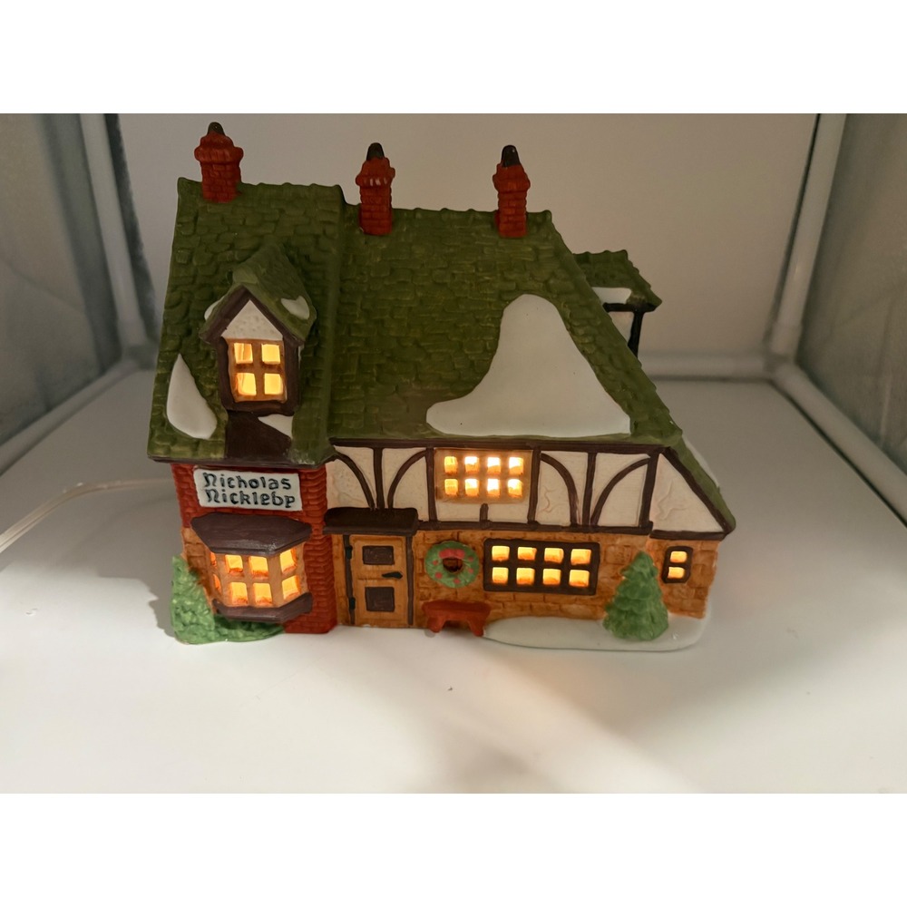 Dept 56 Nicholas Nickleby Cottage Dickens Village Christmas Lighted House 59250